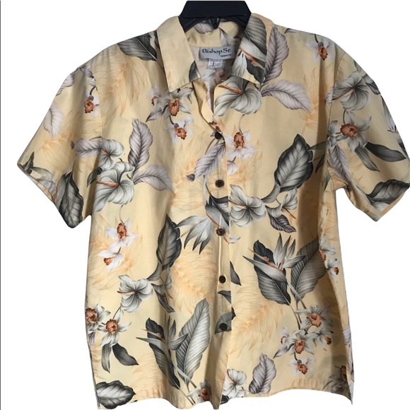 Vintage Tops - VINTAGE HAWAIIAN SHIRT